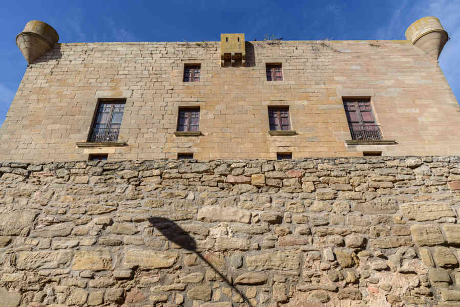 Lleida - Montclar 07 - castillo de Montclar.jpg